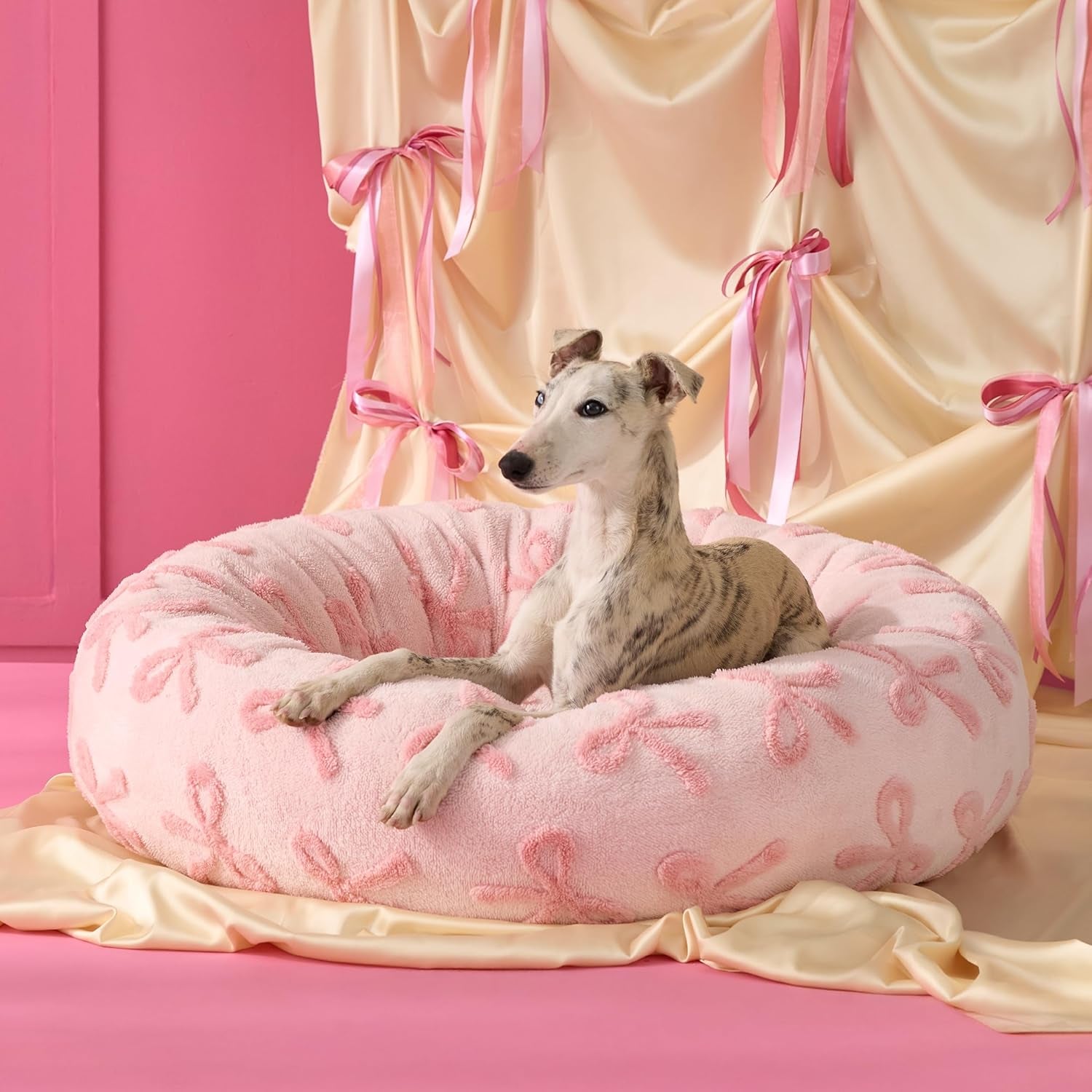 Shown on TV Donut Large Dog Beds - round Cat Beds Indoor Anti-Anxiety Calming Gift for Pets, Washable Home Decor Cute Beds with Jacquard Shaggy Plush & anti Slip Bottom, 36 Inch, Pink Taffy