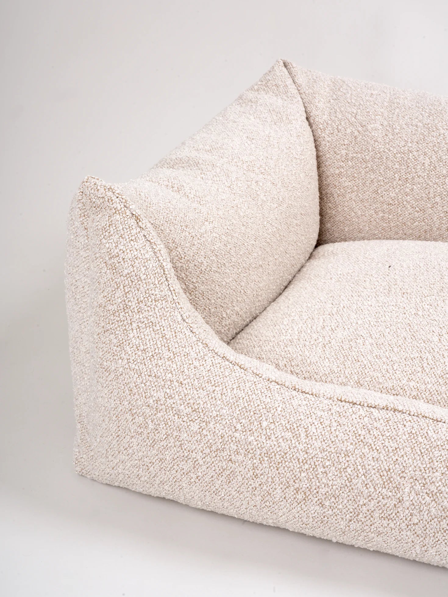 BILLY Bouclé Dog Bed Beige