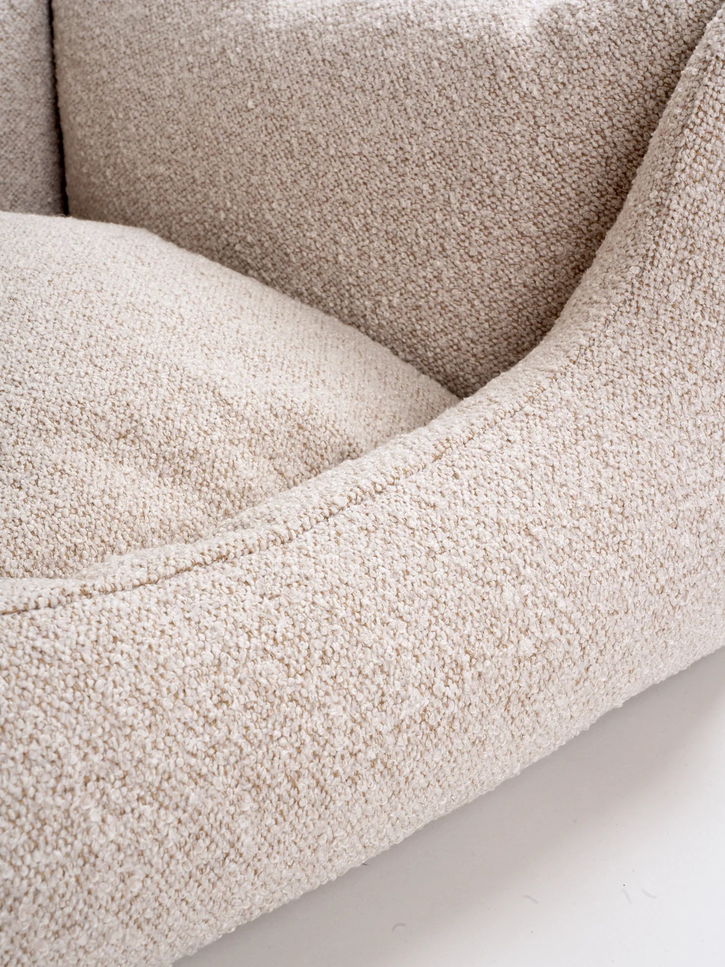 BILLY Bouclé Dog Bed Beige
