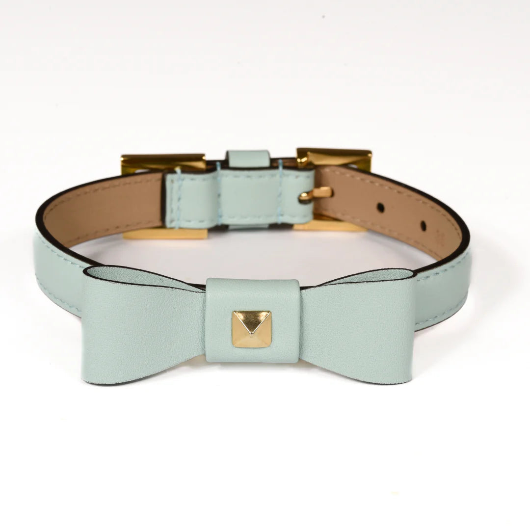Rock Bow Collar Cloud
