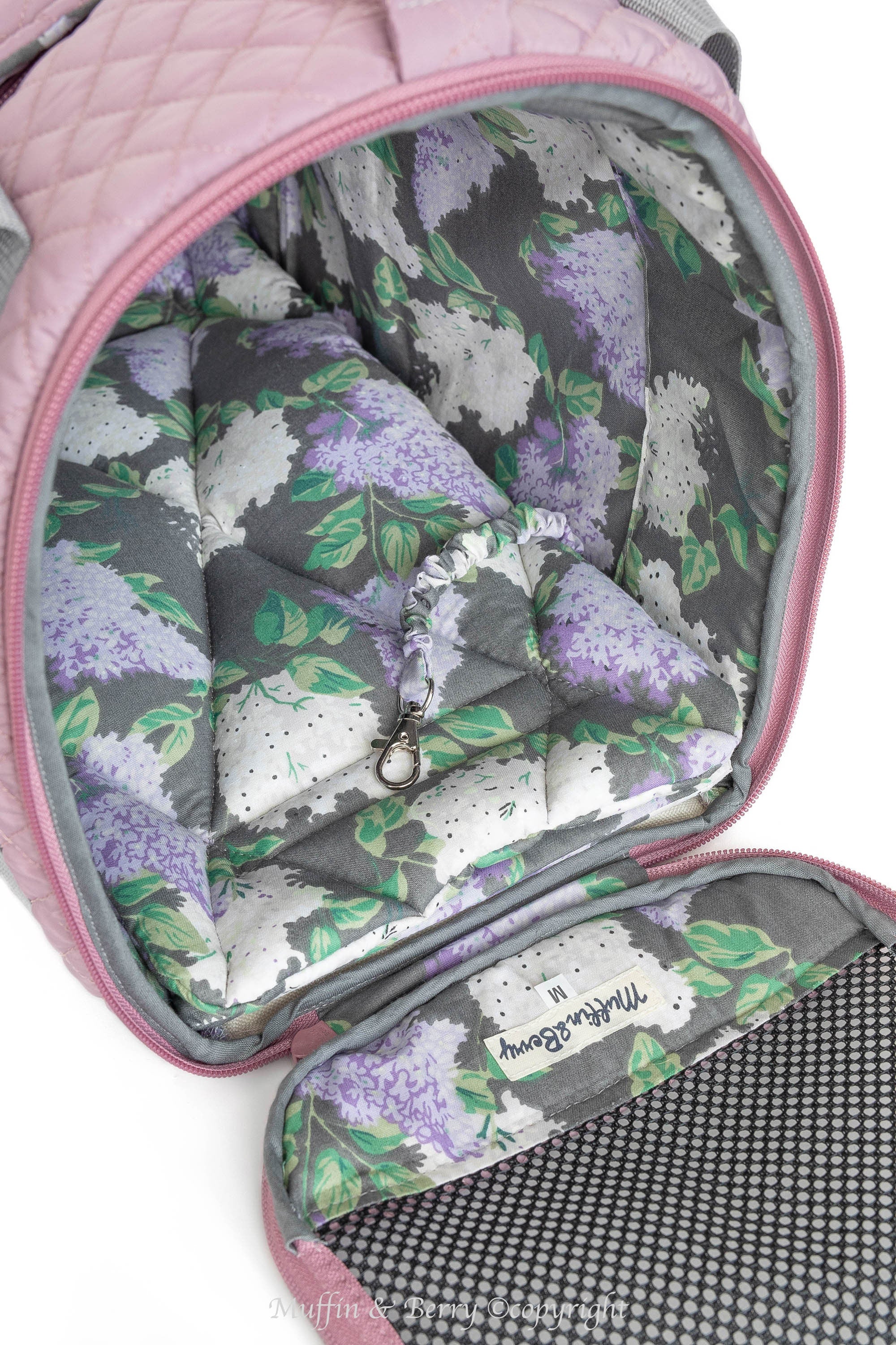 Enclosed Travel Pet Carrier with Waterproof Base