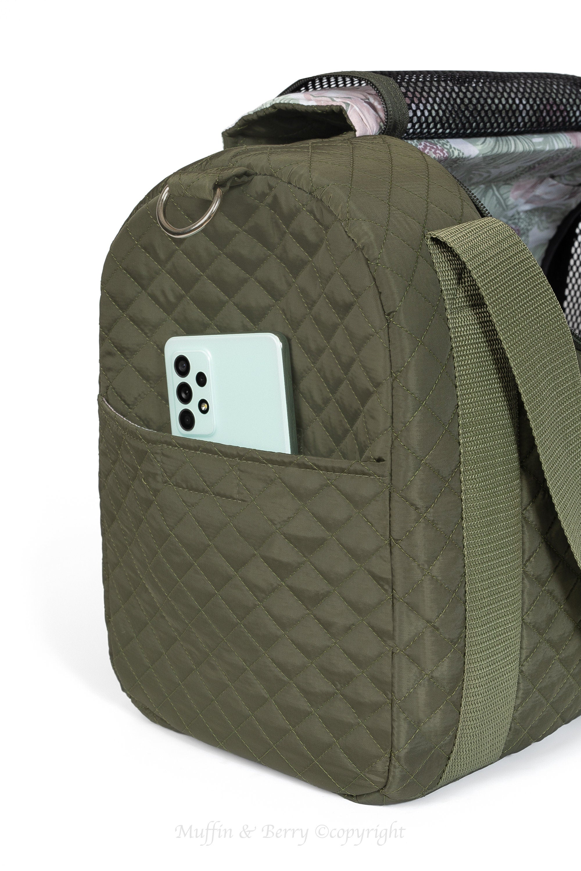 Enclosed Travel Pet Carrier with Waterproof Base