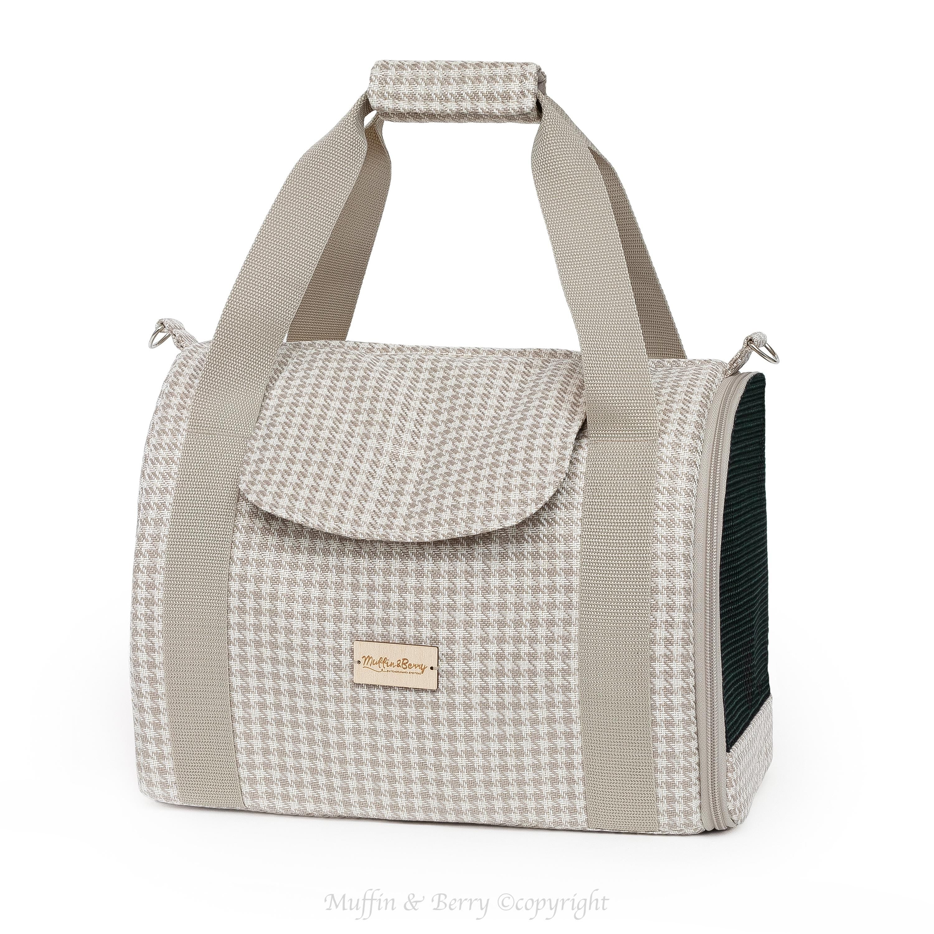 Enclosed Travel Pet Carrier 