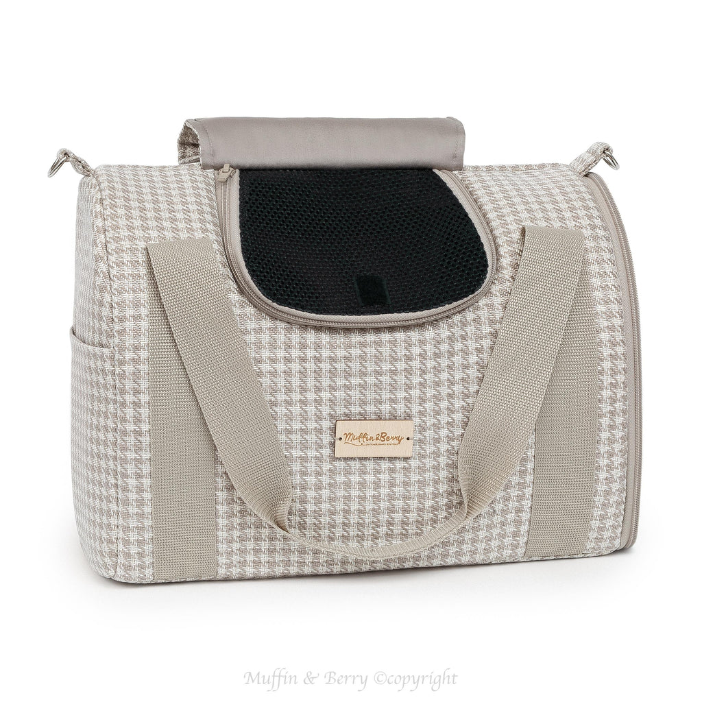Enclosed Travel Pet Carrier 
