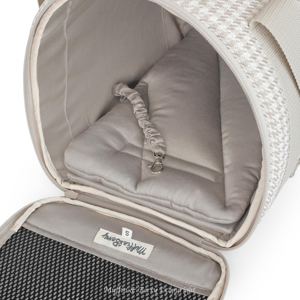 Enclosed Travel Pet Carrier 