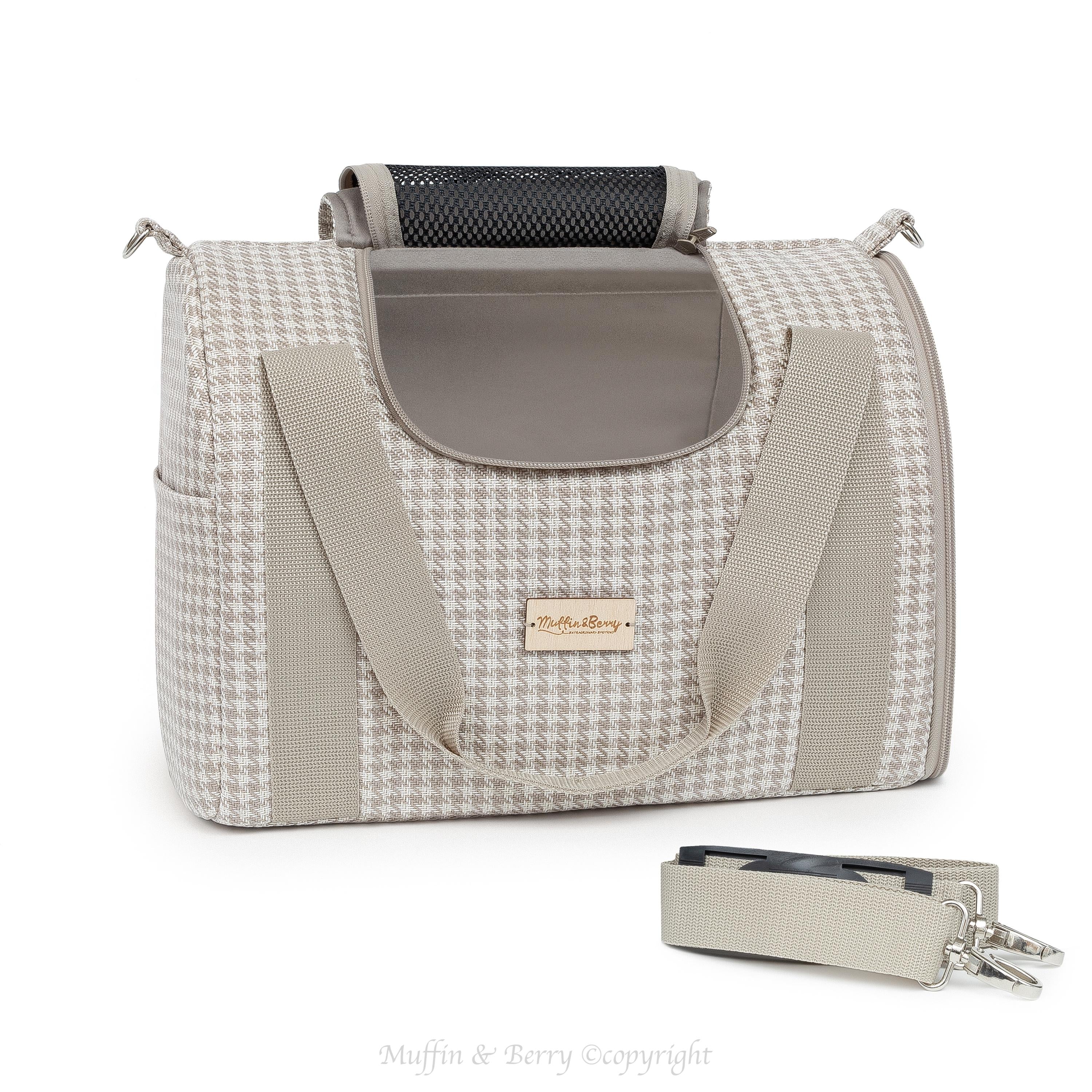 Enclosed Travel Pet Carrier 