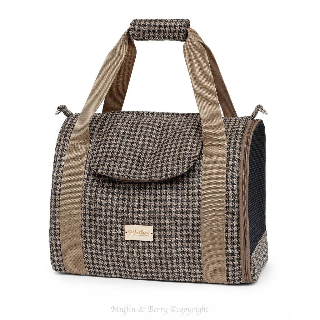 Enclosed Travel Pet Carrier